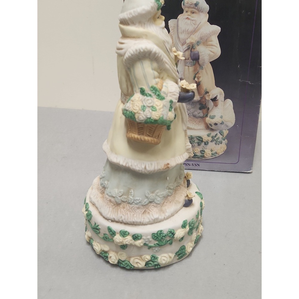 Victorian Porcelain Santa Music Box 1994 Works - Picture 7 of 16